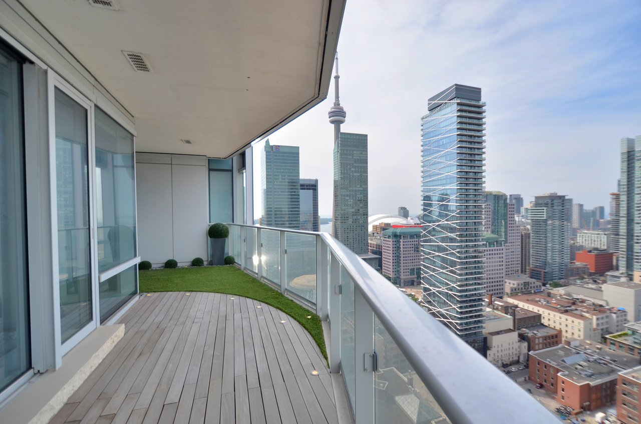 Suite 3003- 180 University Ave