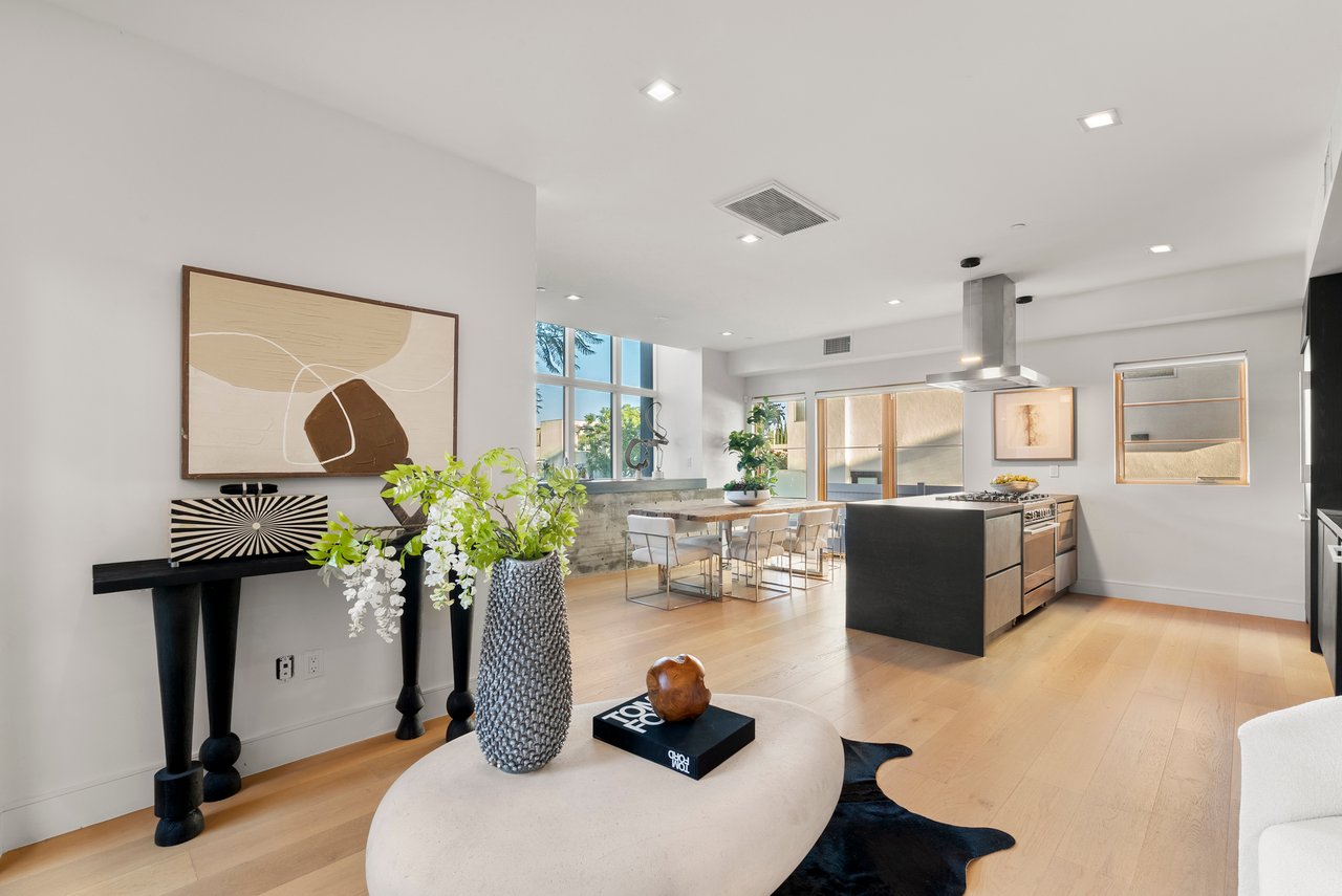 1033 N Vista St, West Hollywood