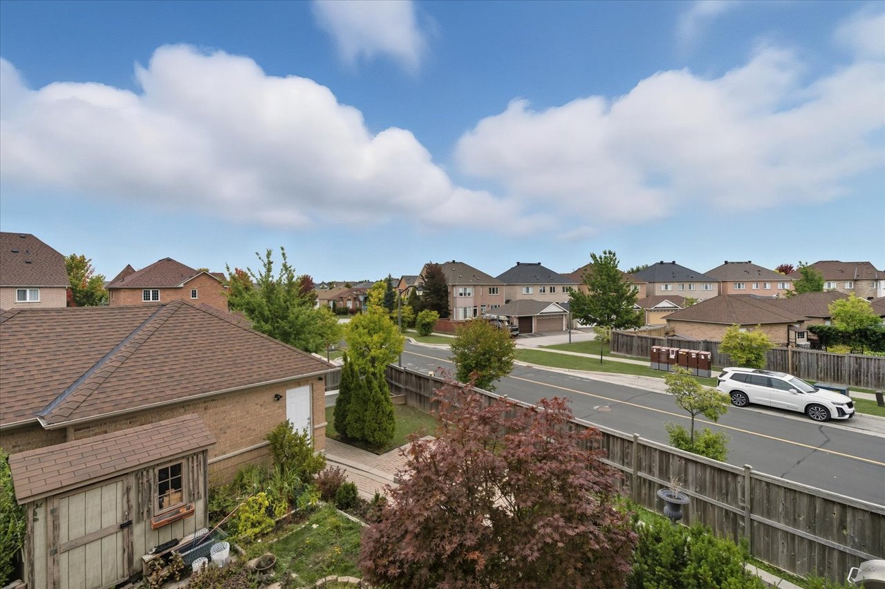 #23 - 20 Greensborough village Circ