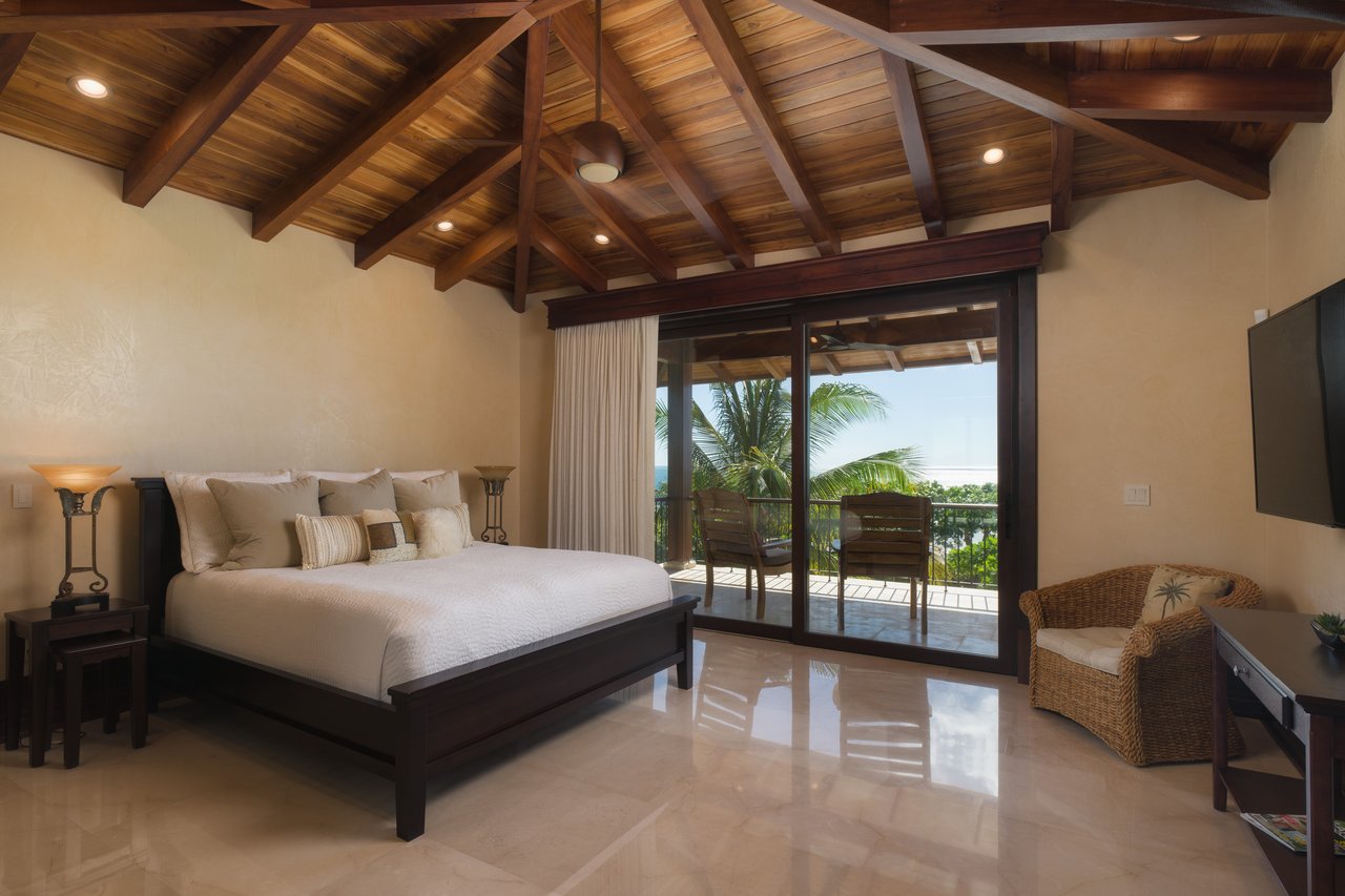 Avellanas Beachfront Home ¨La Choza¨