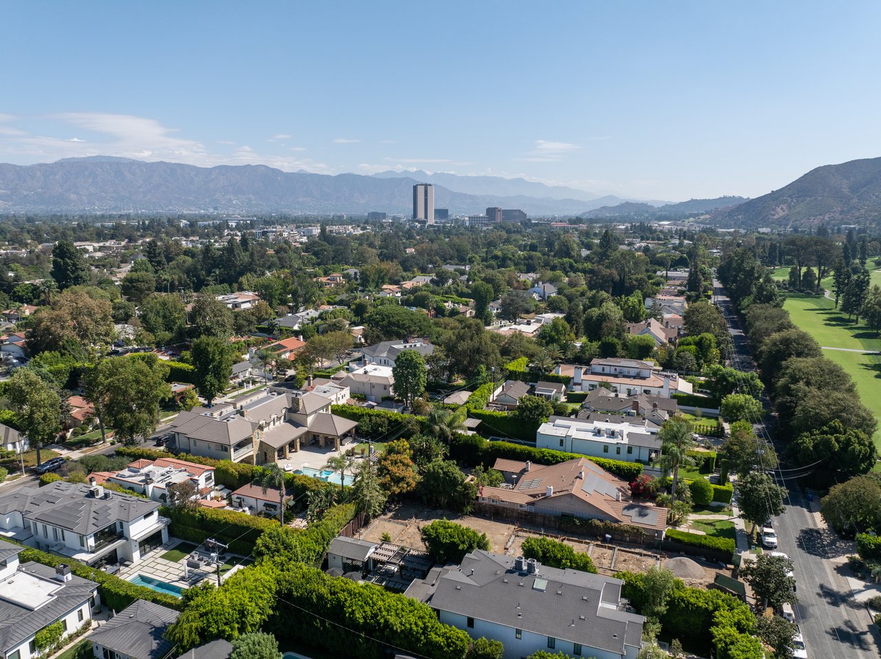 10439 Valley Spring Ln, Toluca Lake
