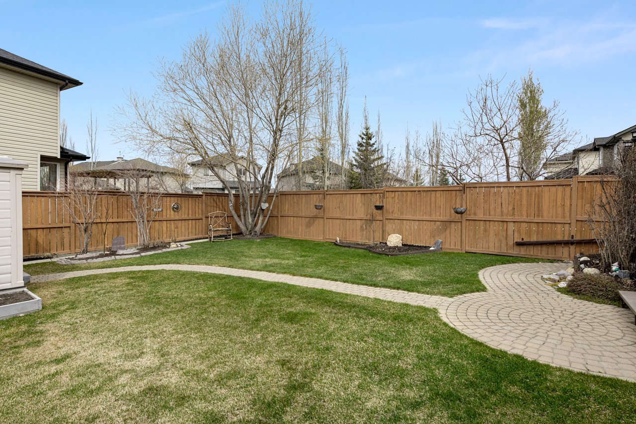 207 Royal Oak Bay NW
