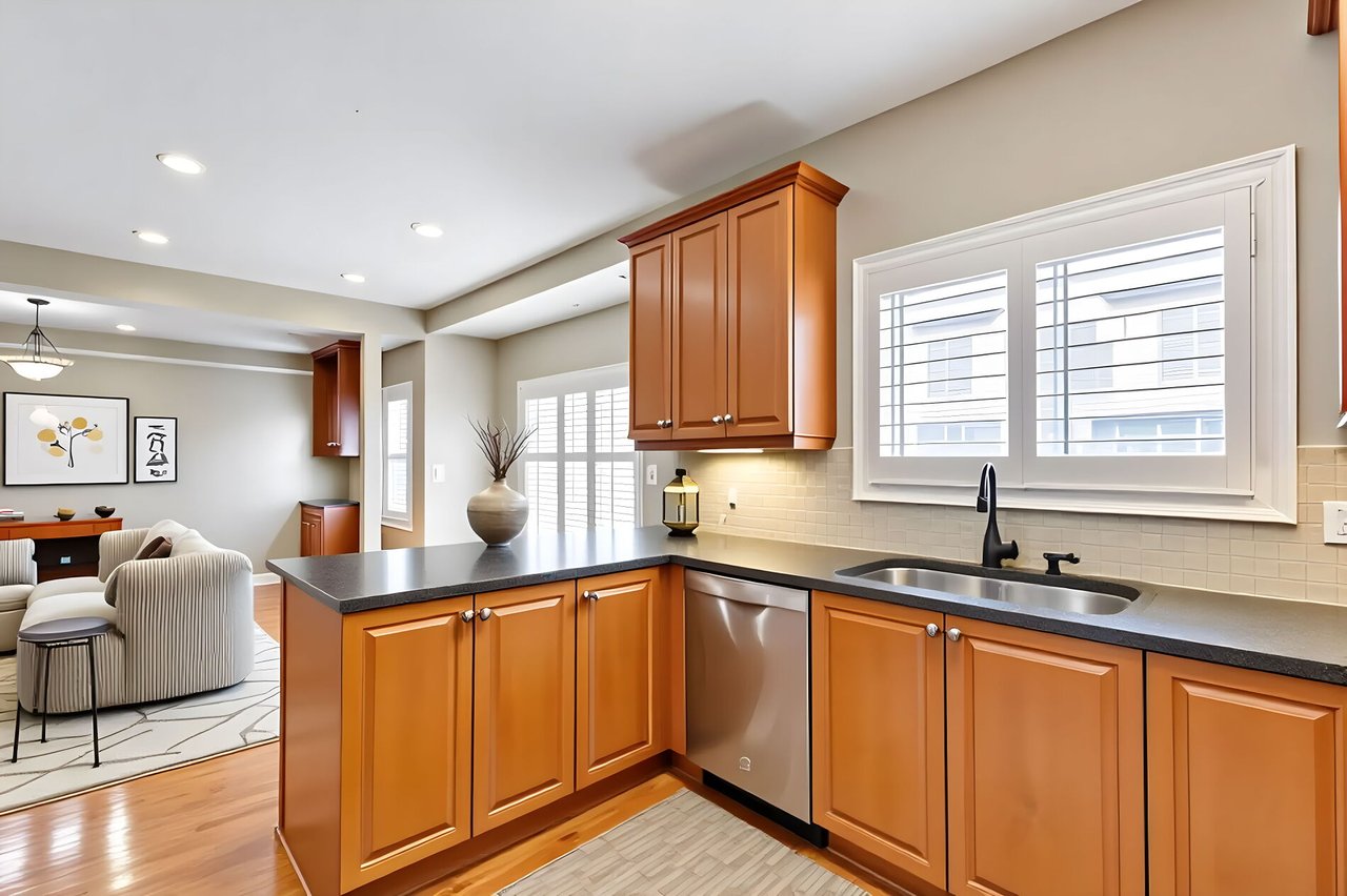 3137 Countess Crescent