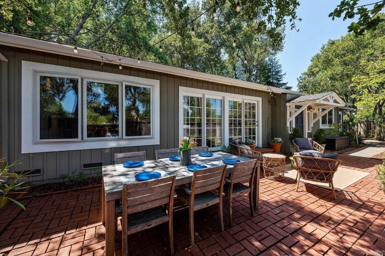 463 Live Oak Dr