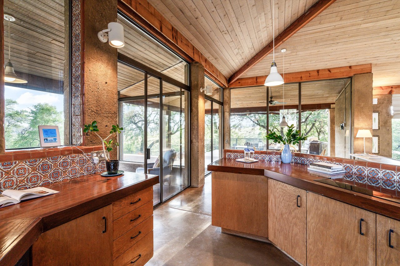 85 Hog Canyon Road