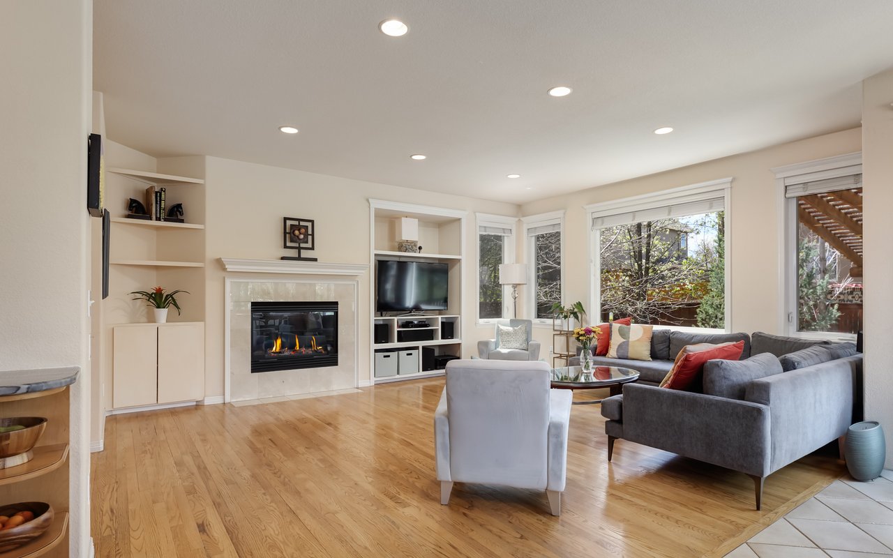 4027 Guadeloupe Street