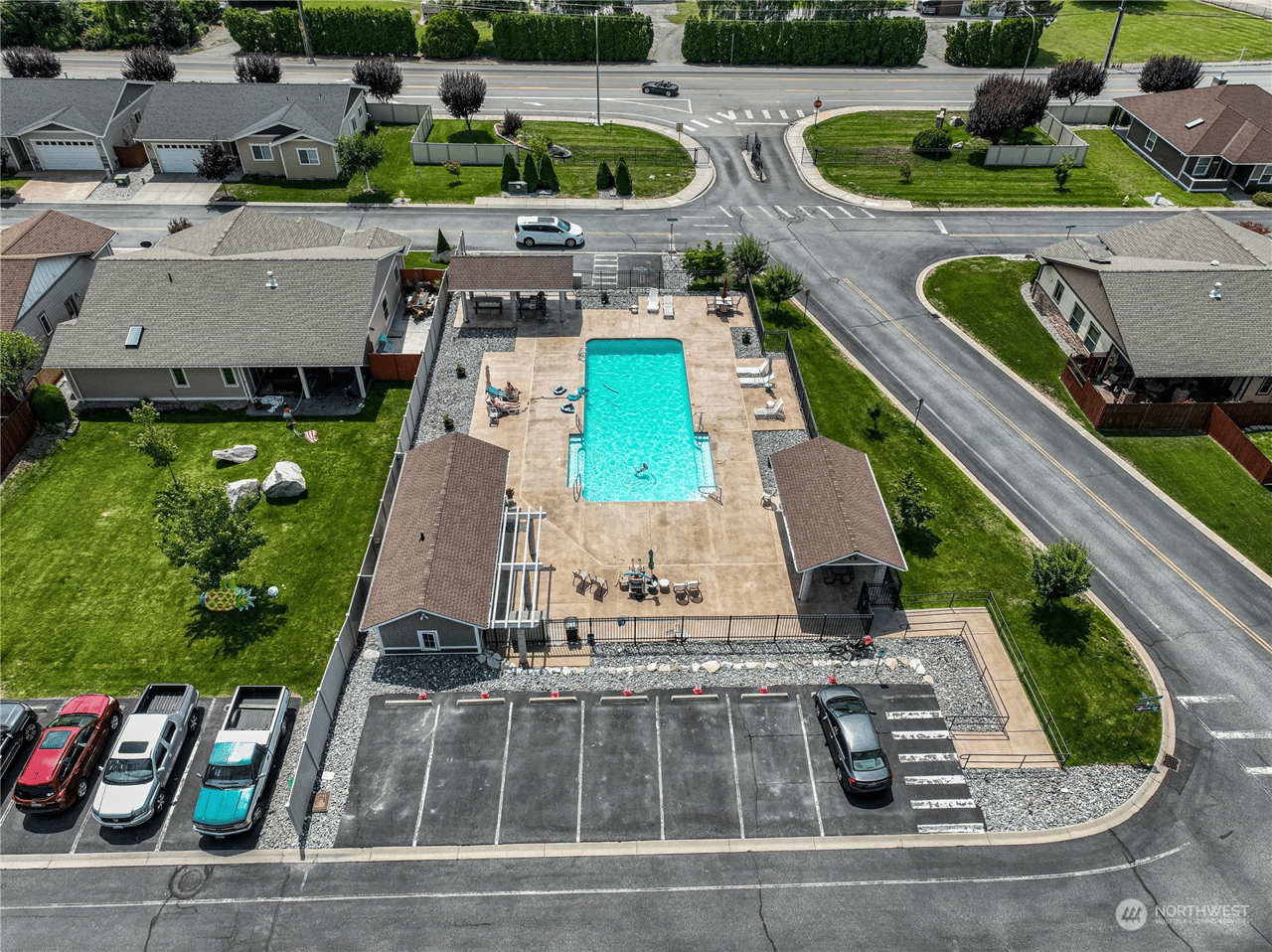 393 Ridgewood Dr