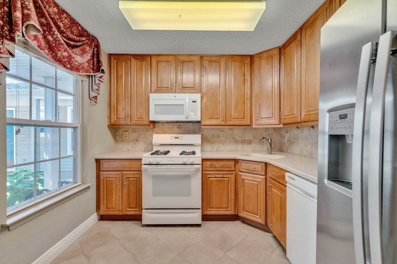 1135 Hyde Park Court