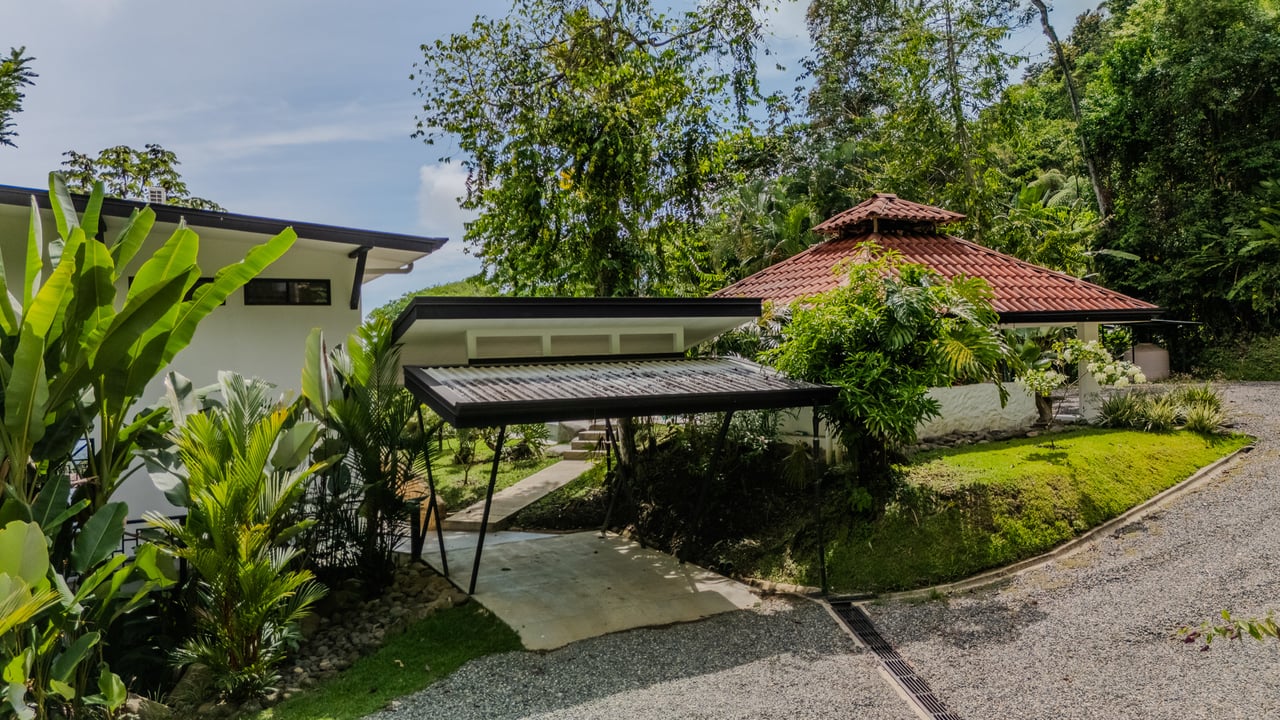 Casa La Roca, Whale's Tail 3 Bedroom Home In Uvita!