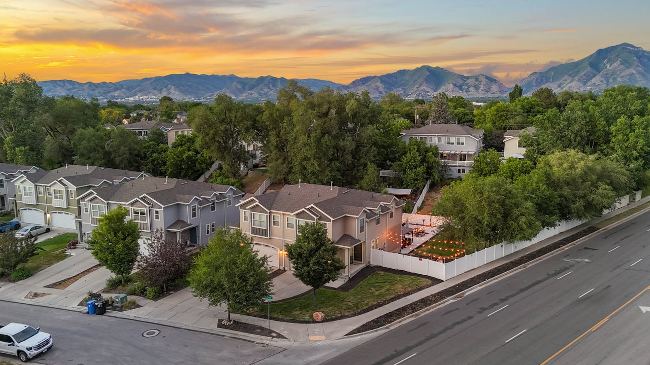 4475 S Lochnivar
