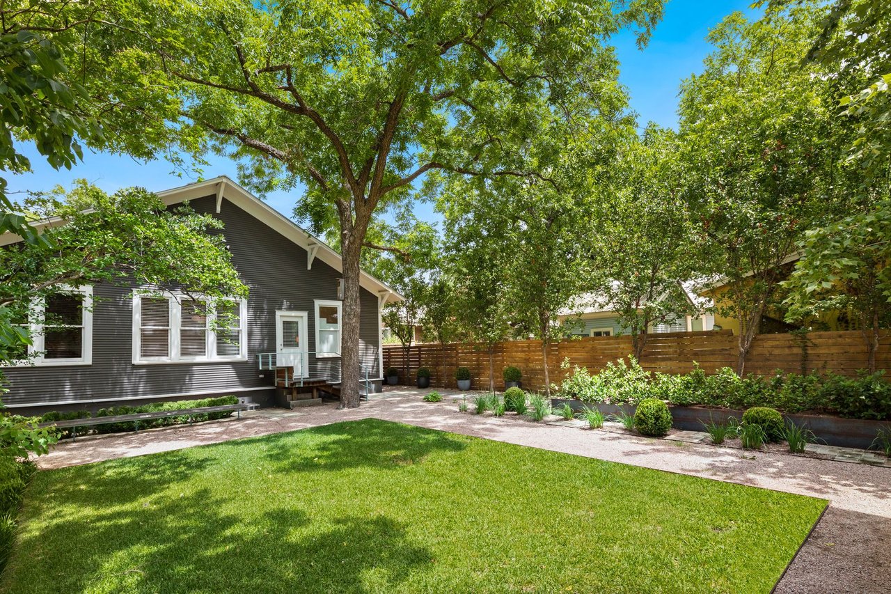 The Clarkesville Manor