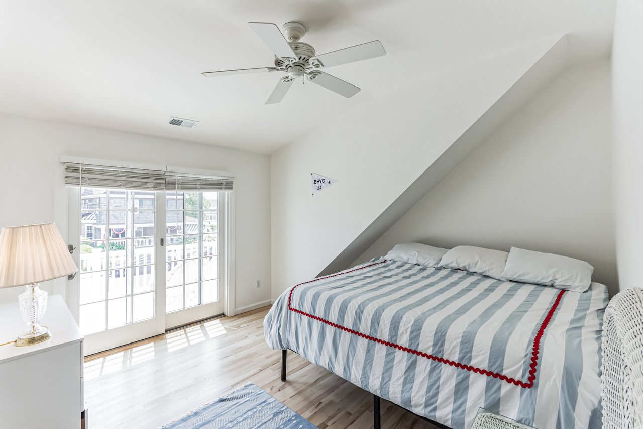 #26 Spacious Shore Colonial