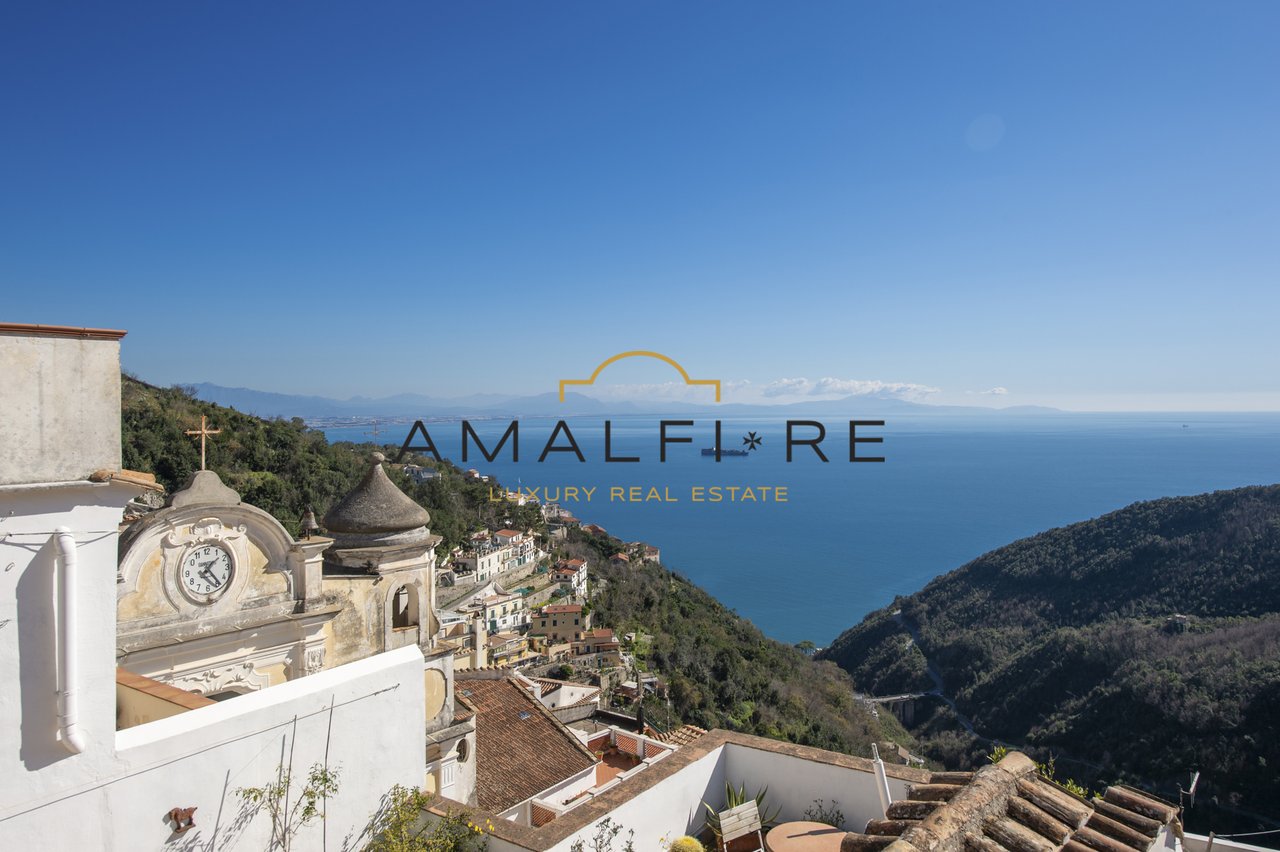 Albori Two-level Apartment in Vietri Sul Mare