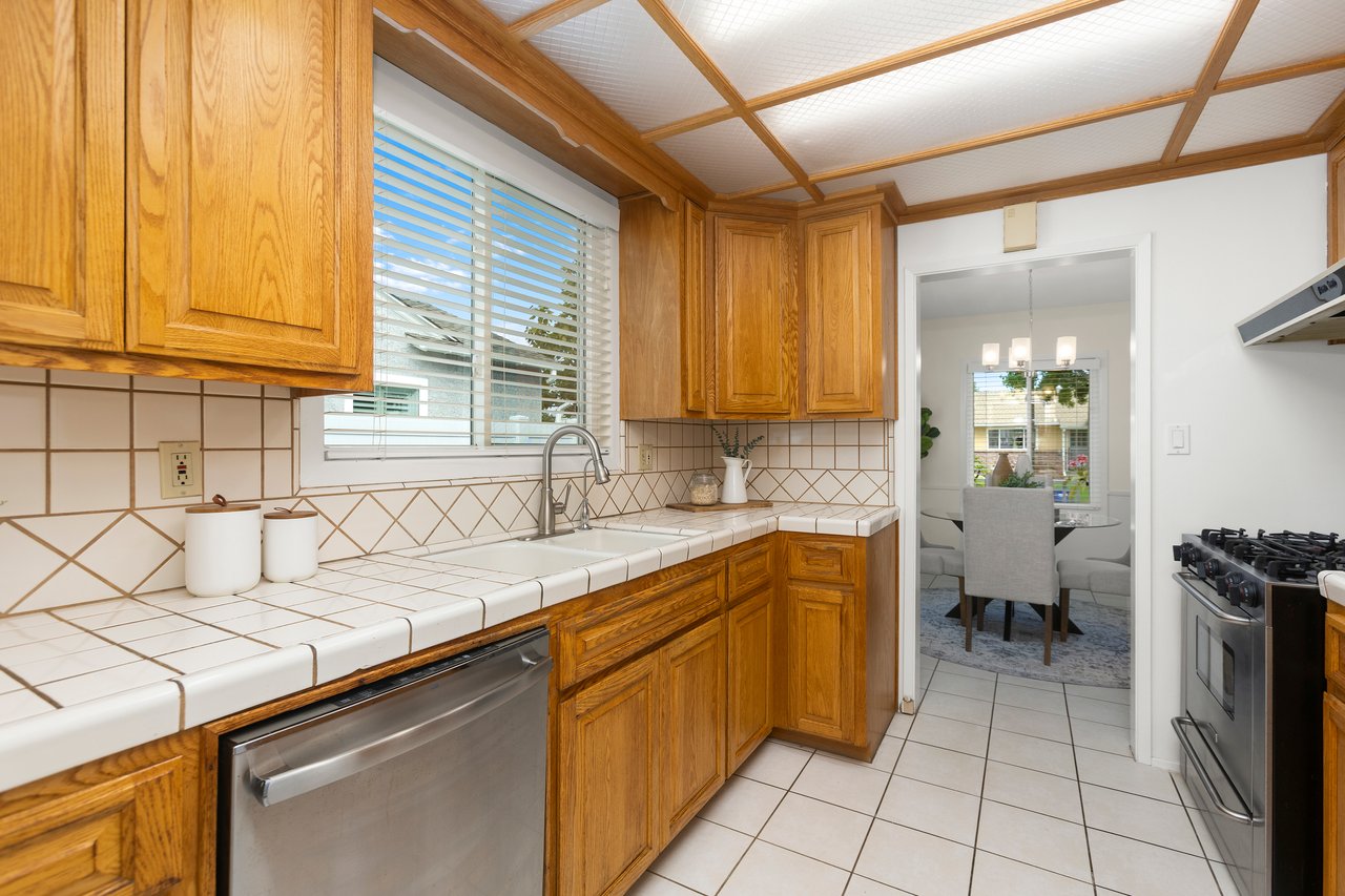 2842 Silva St, Lakewood