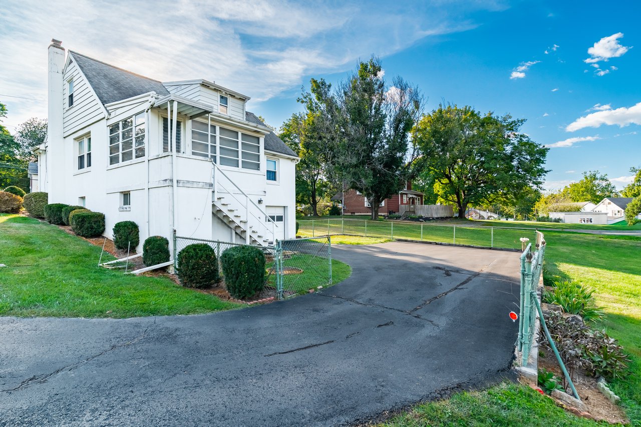 1839 Mauch Chunk Road