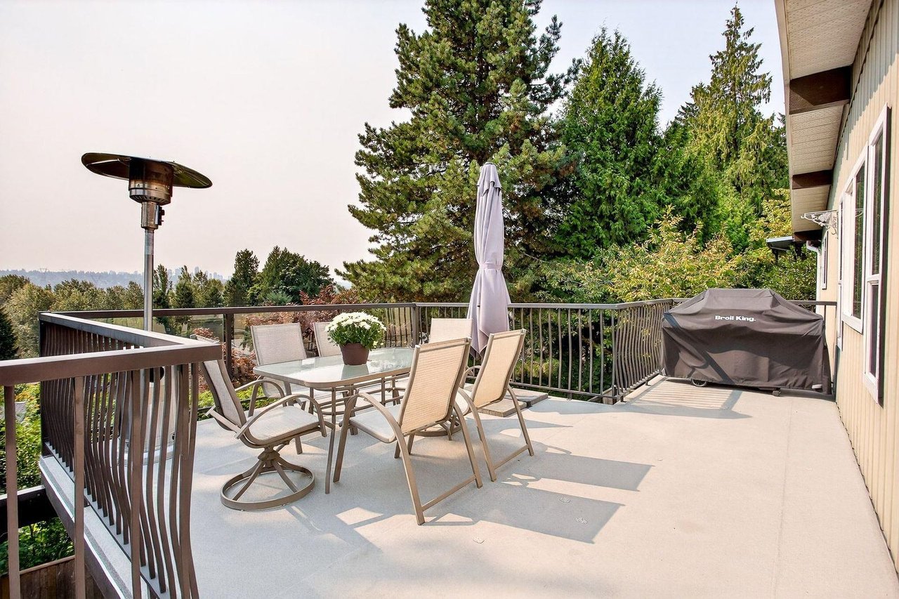 320 Dartmoor Dr