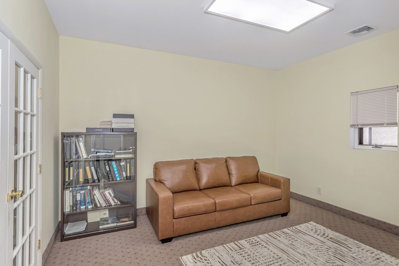 219 Mineola Blvd