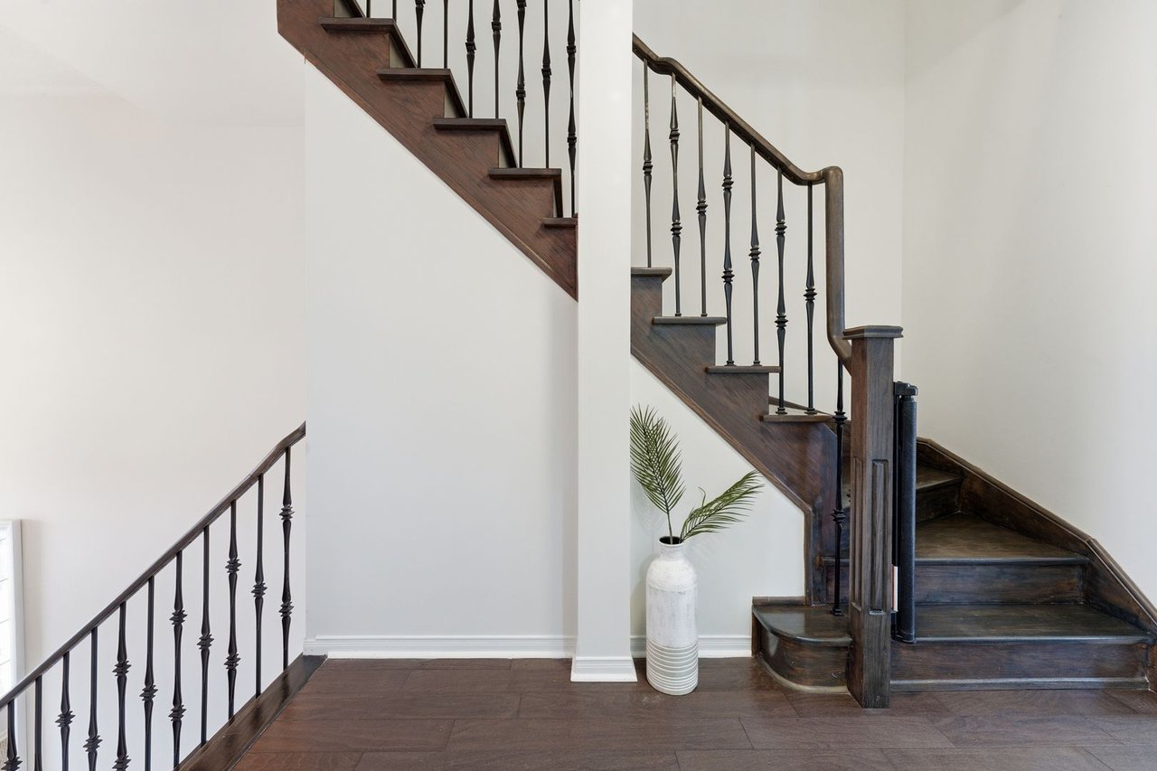 647 Courtney Valley Rd