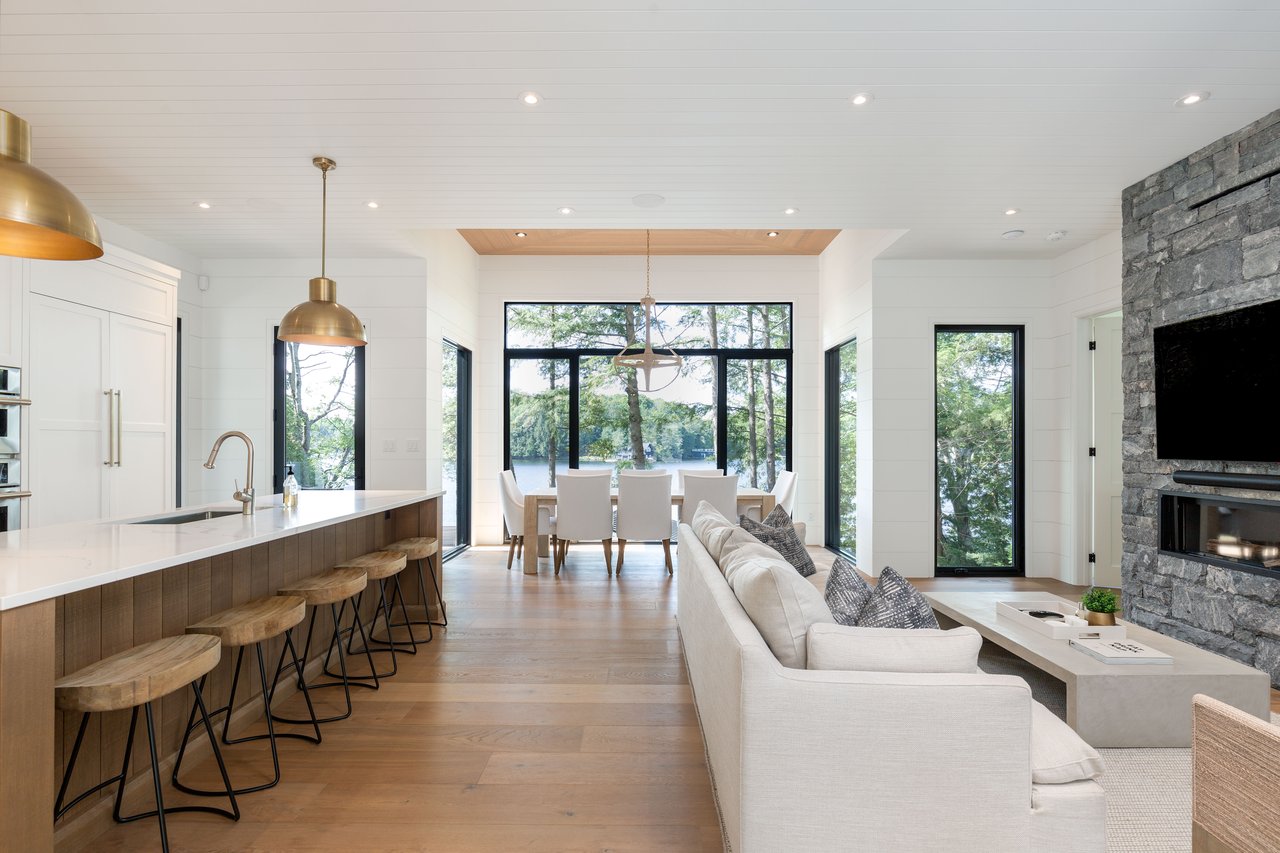 KINGSETT ROAD, Lake Rosseau