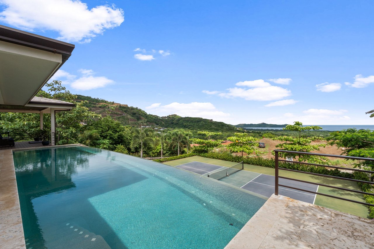 Casa Pickle on the Hill | Spacious Private Estate with Pickleball Court, Mature Gardens & Independent Guest Apartment