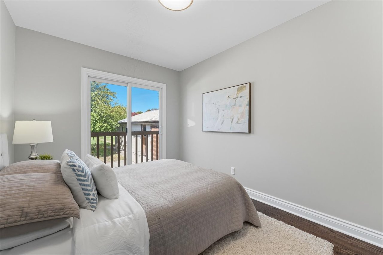 1624 Coram Cres