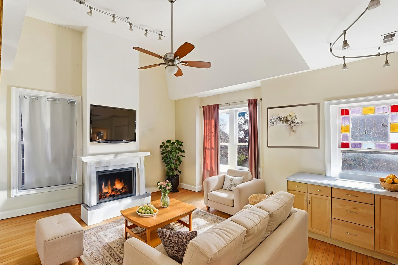 326 Independence Ave SE