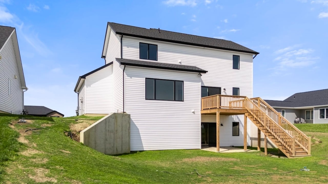 551 Persimmon Cove