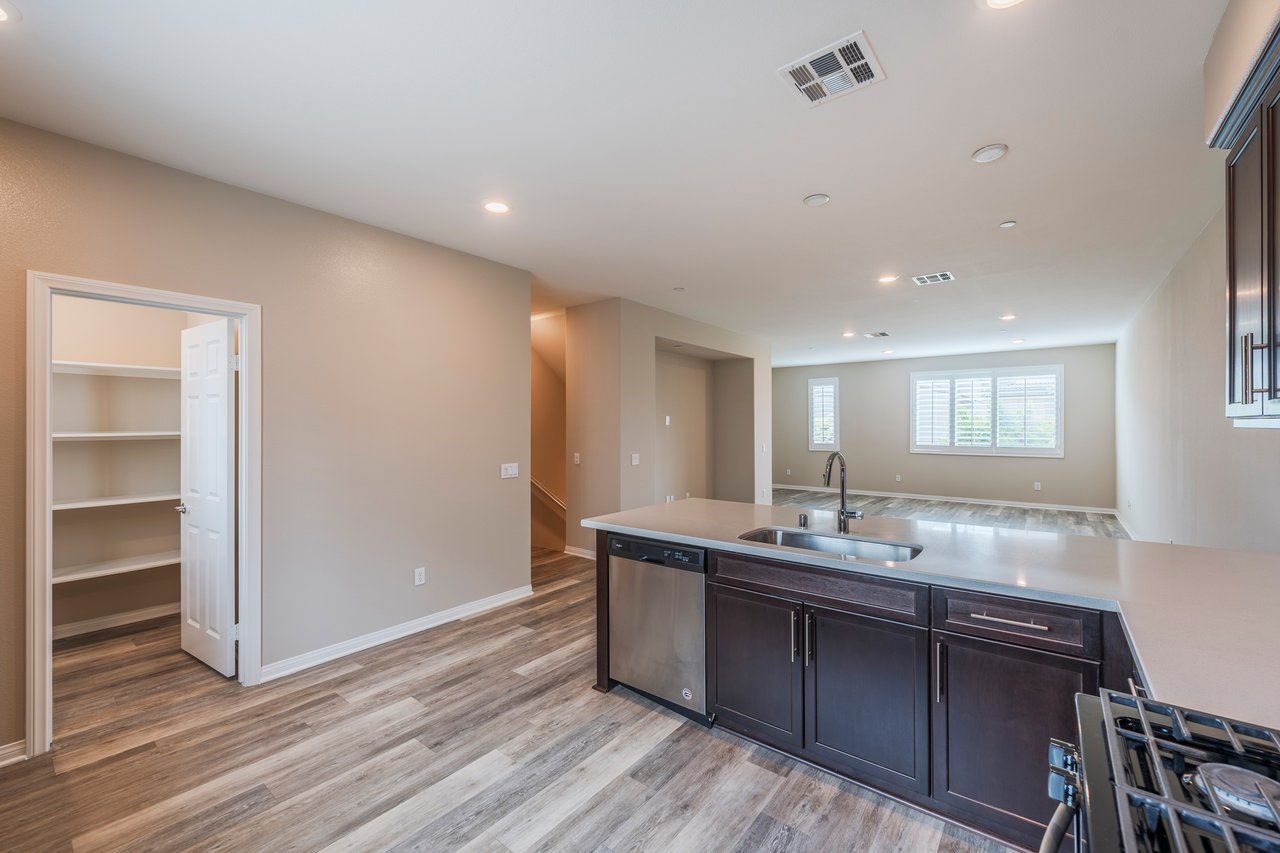 14418-5 Plum Lane
