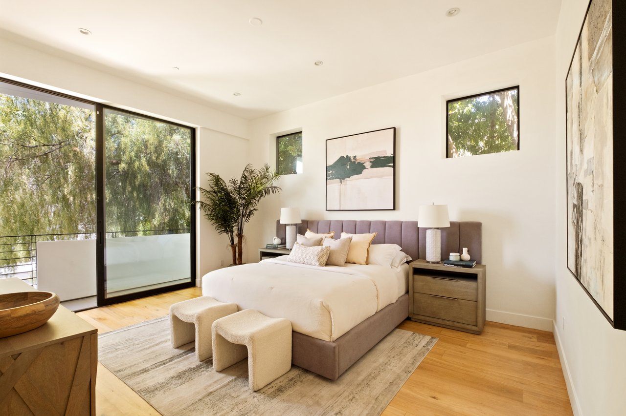 1516 Forest Knoll Dr, Sunset Strip