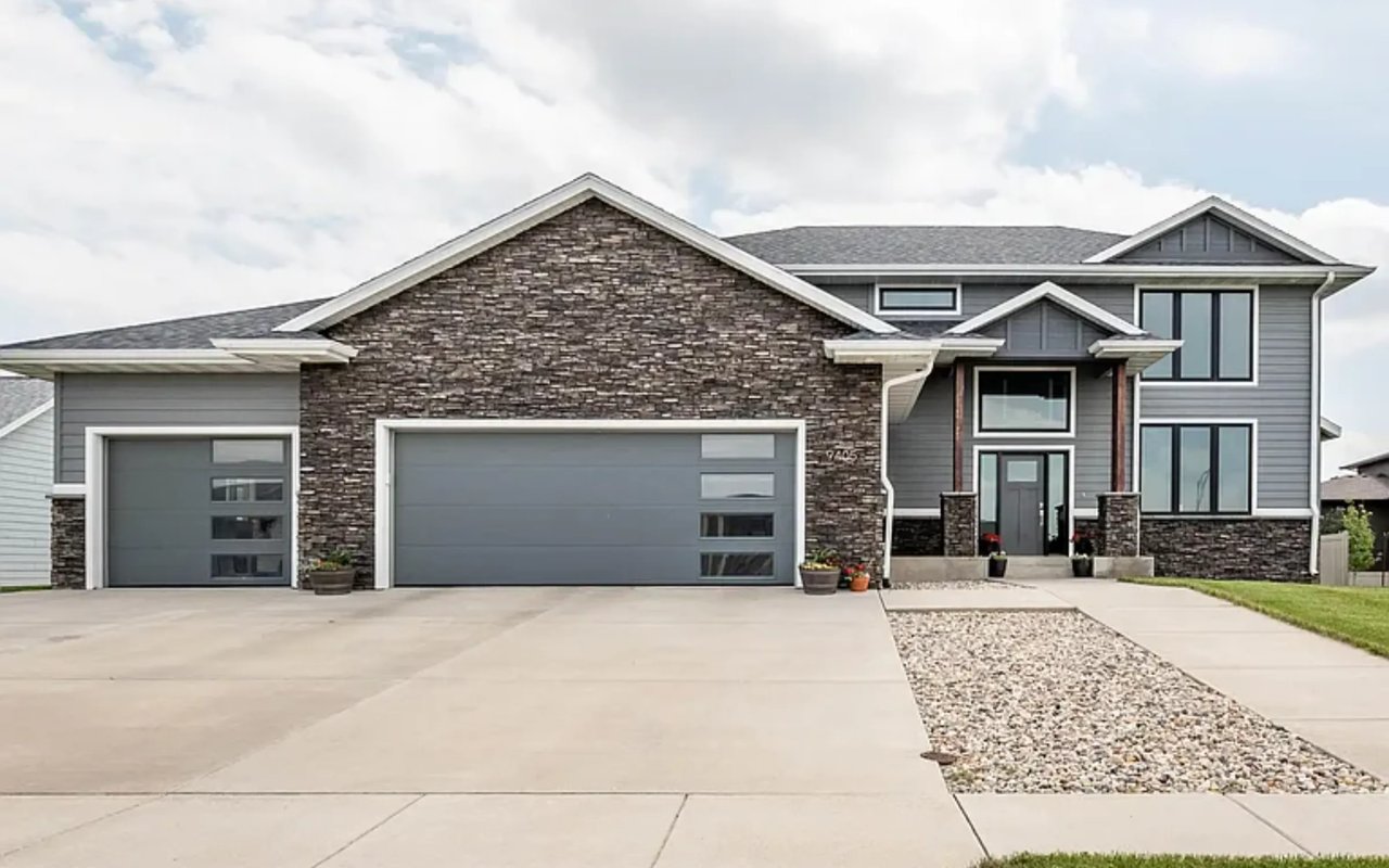 9405 W Lakeside Cir
