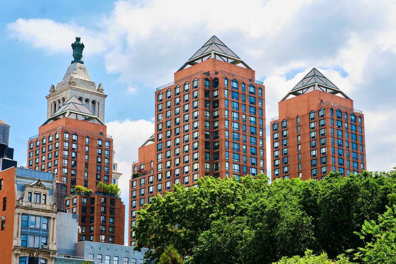 The Parviz Team at Compass, led by Associate Real Estate Broker Parviz Latipzoda, helping homeowners sell homes in Union Square, Manhattan.