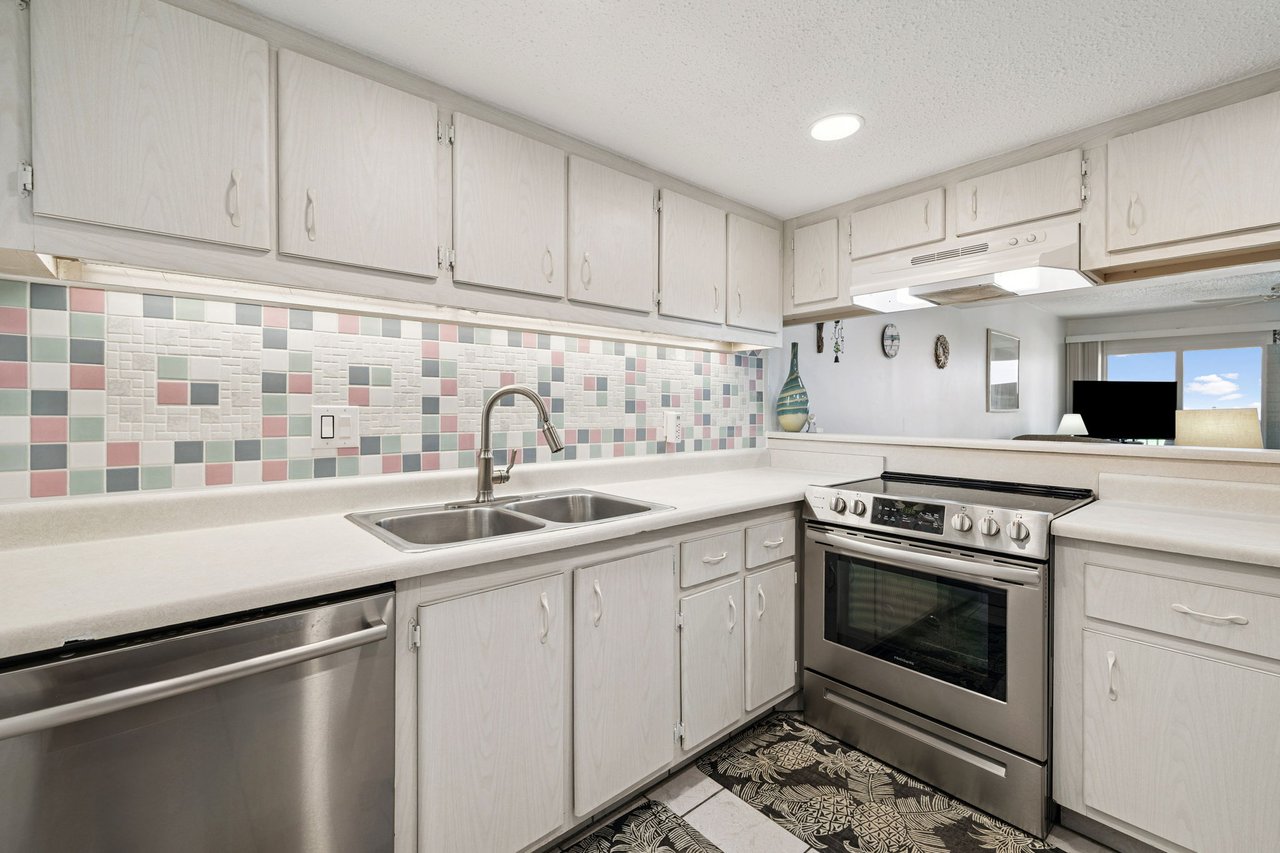 Pinnacle Port Condominium