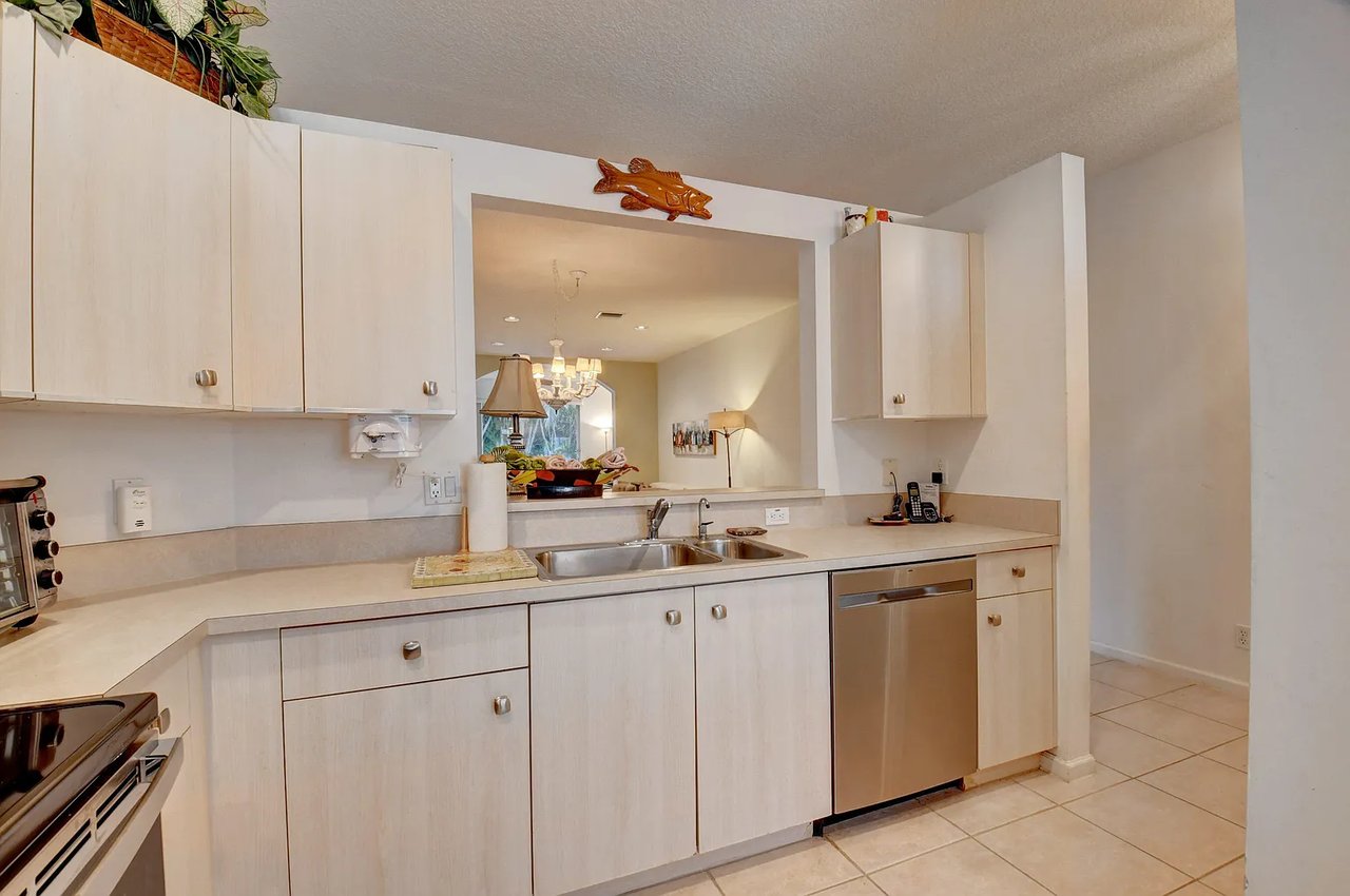 9720 S Crescent View Drive S