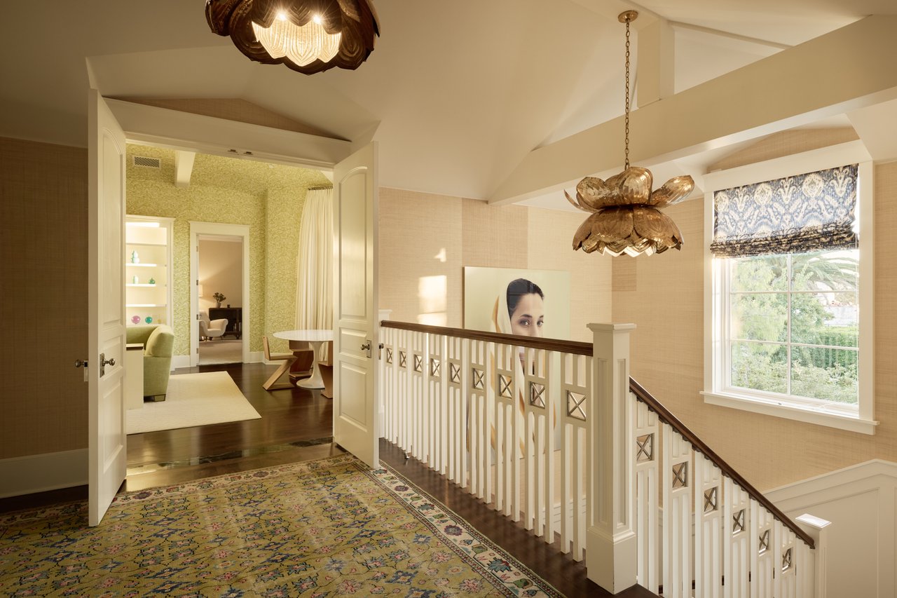 250 N Carolwood Dr, Holmby Hills