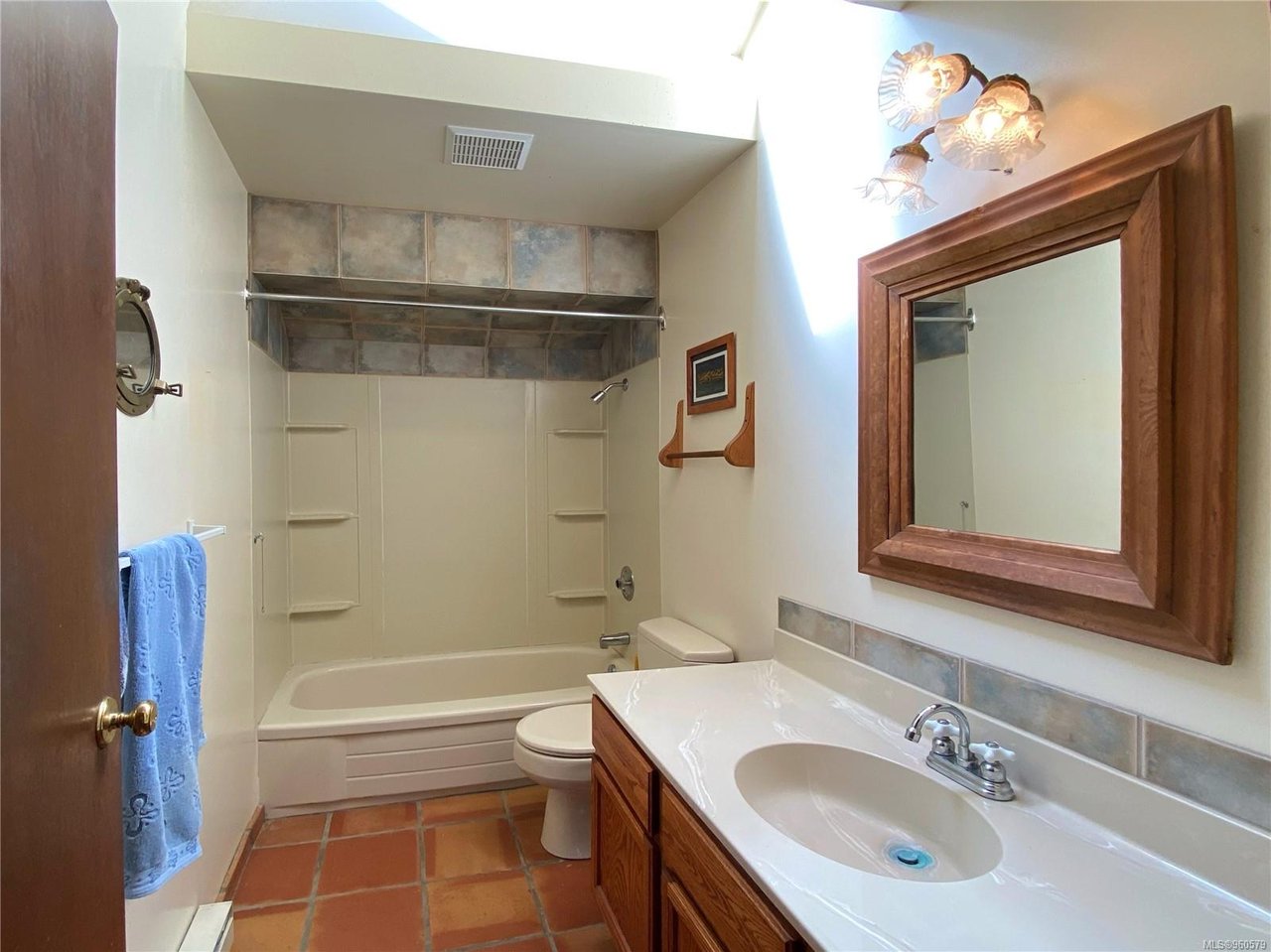 221 Wilkie Wy