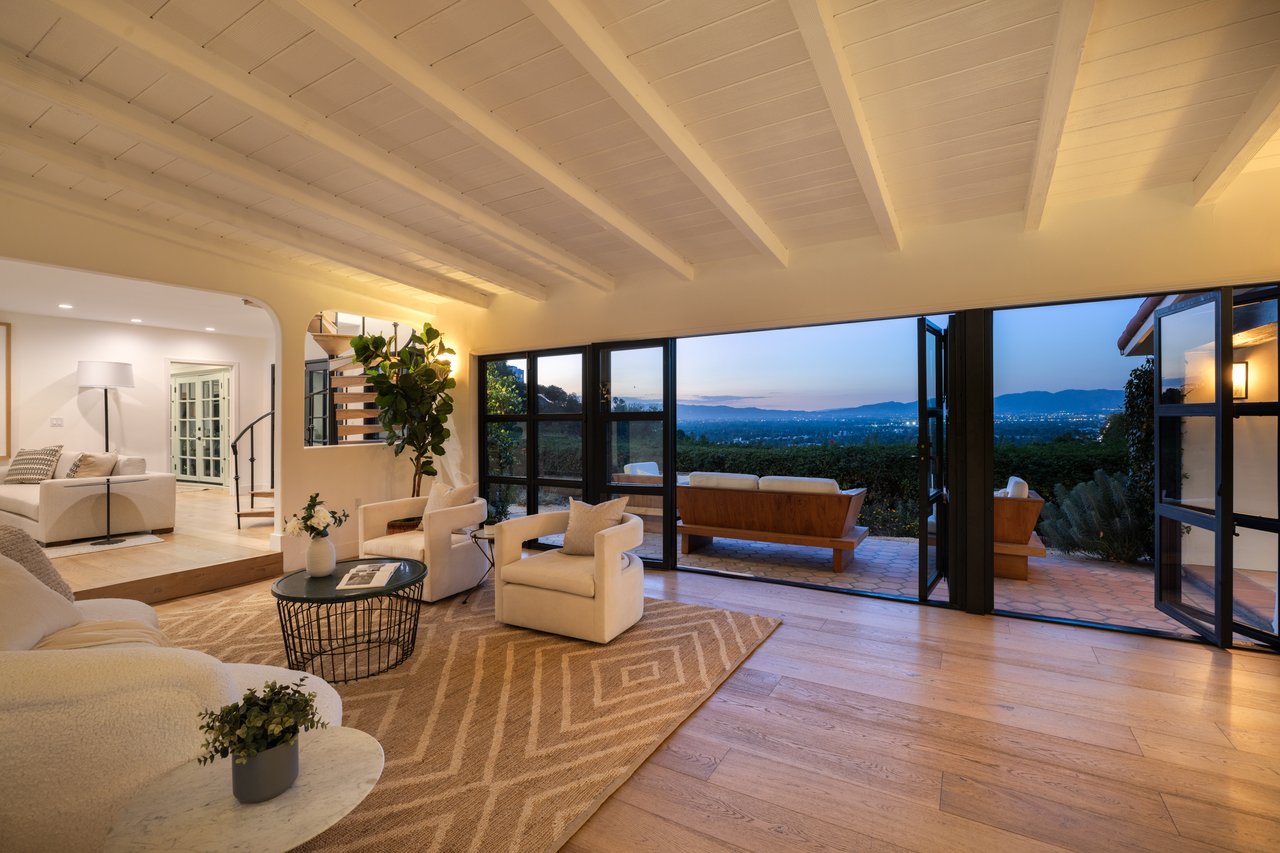 3646 Sunswept Dr, Studio City