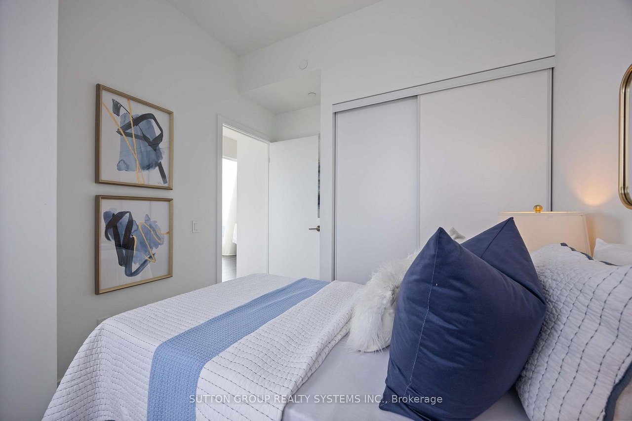 YORKVILLE'S BEST PENTHOUSE 