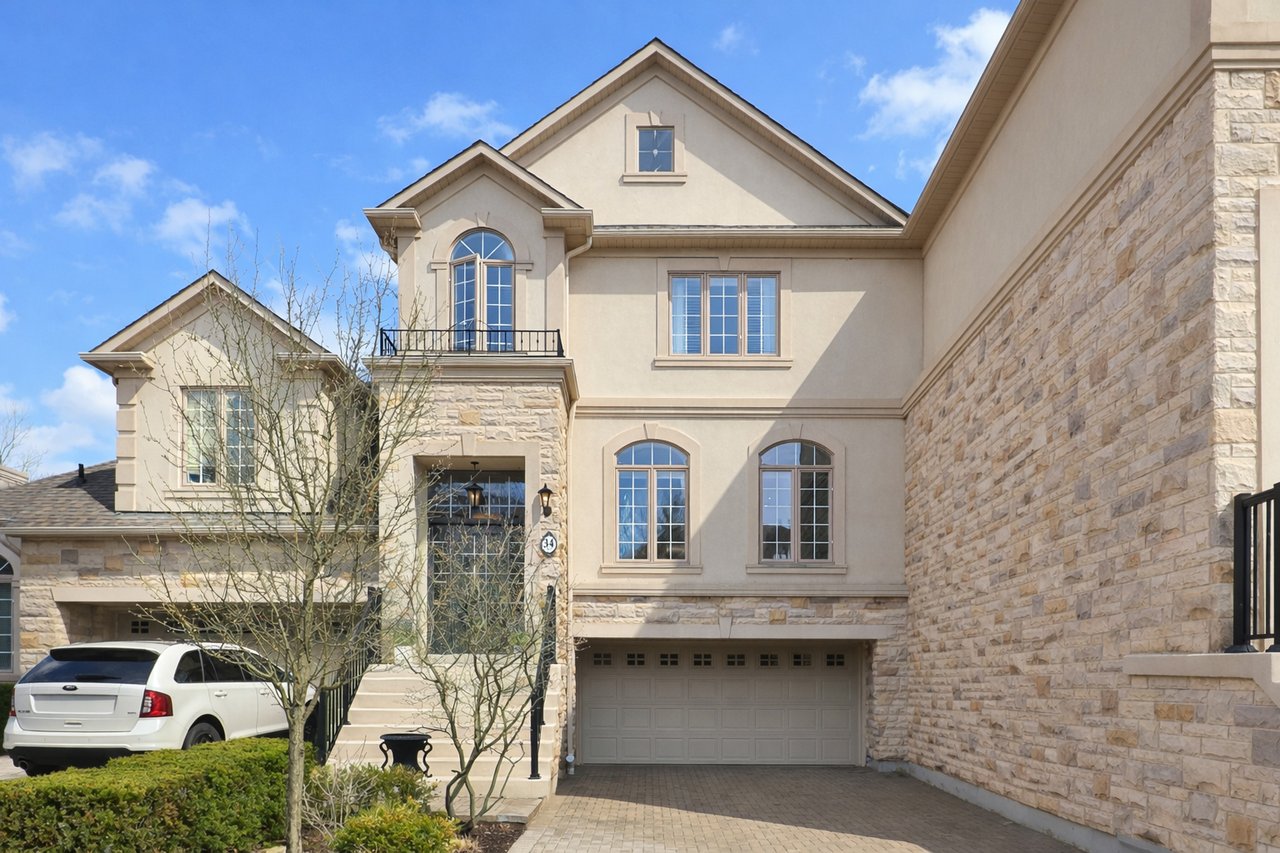 34-2400 Neyagawa Boulevard, Oakville