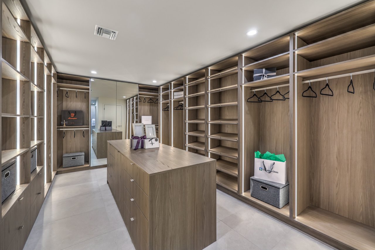 4077 Heron Fairway Dr