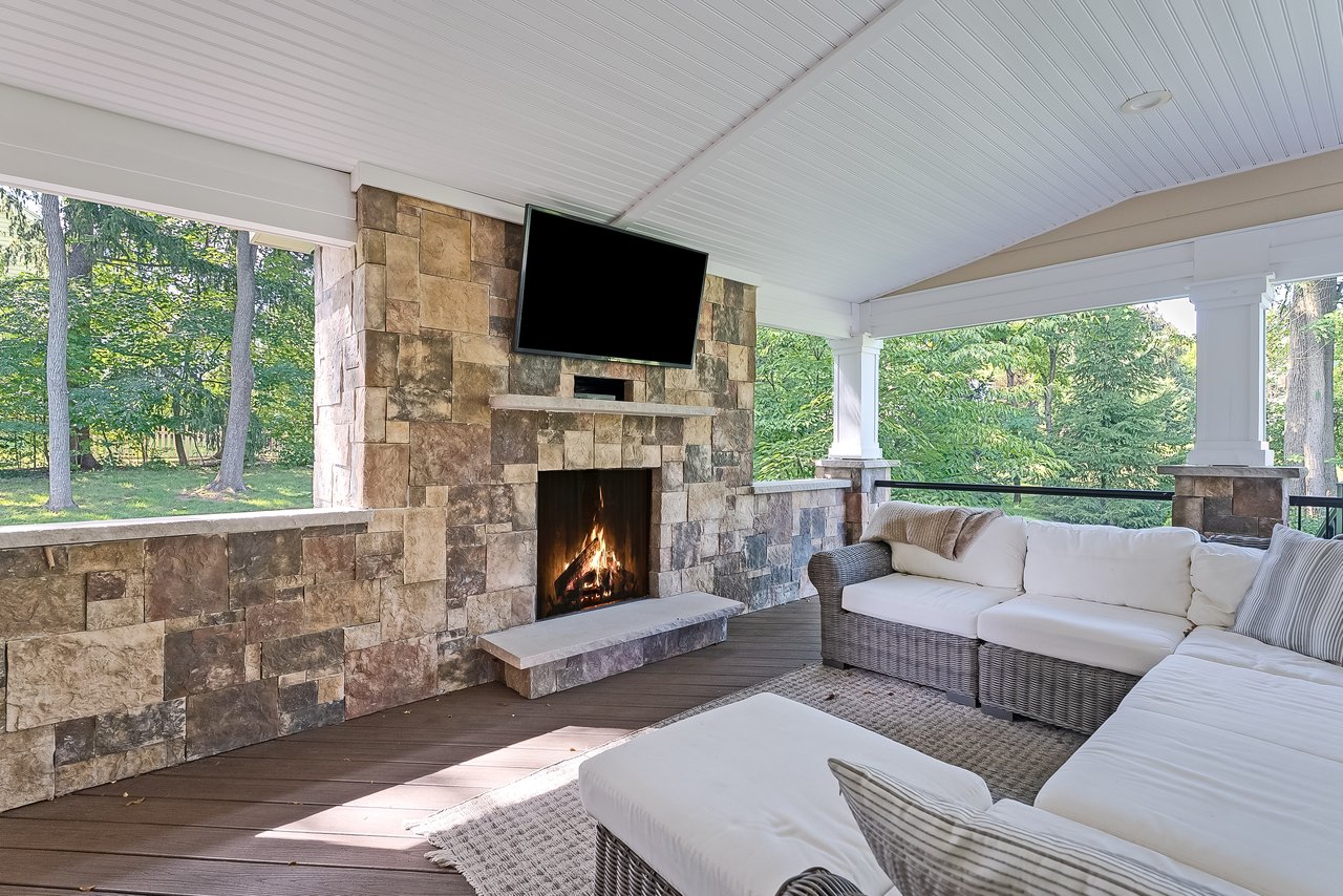 40 Sunnybrook Rd