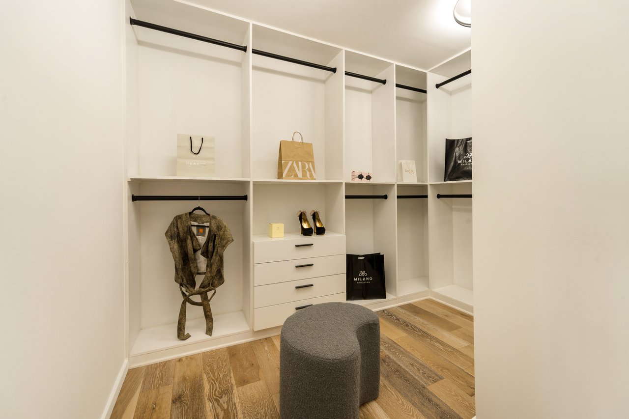 11587 Sunshine Ter, Studio City