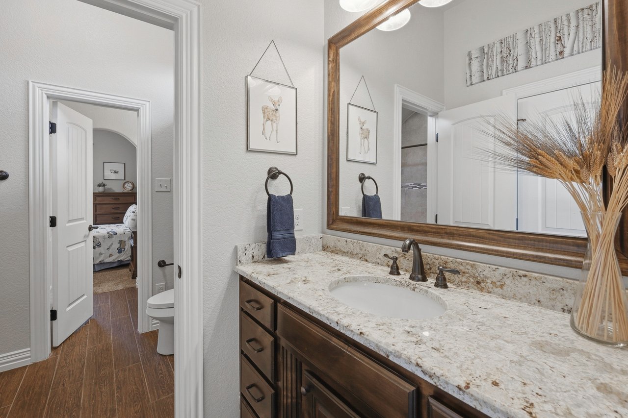Gated Community Minutes from Eagle Mountain Lake!
