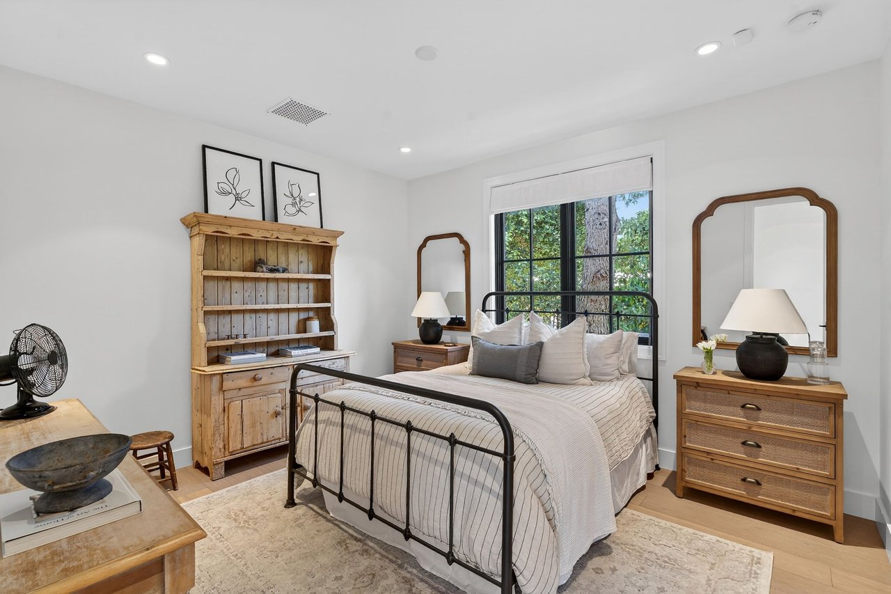 5217 E CALLE REDONDA