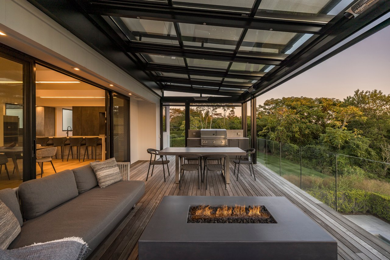 1076 Ocean Road, Bridgehampton