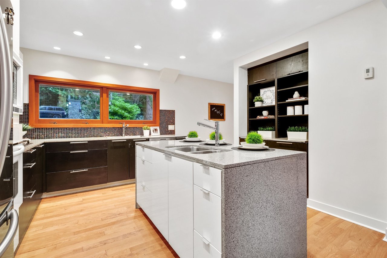 6060 Marine Dr