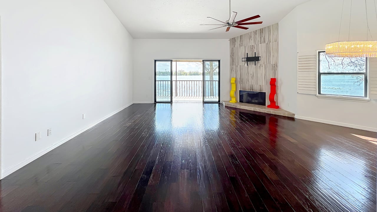 Luxury Lakefront Winter Park Condominium for Lease