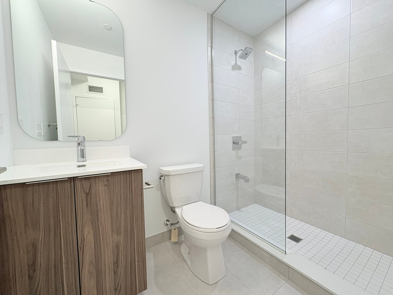 15 Richardson Street, Toronto Unit: 427