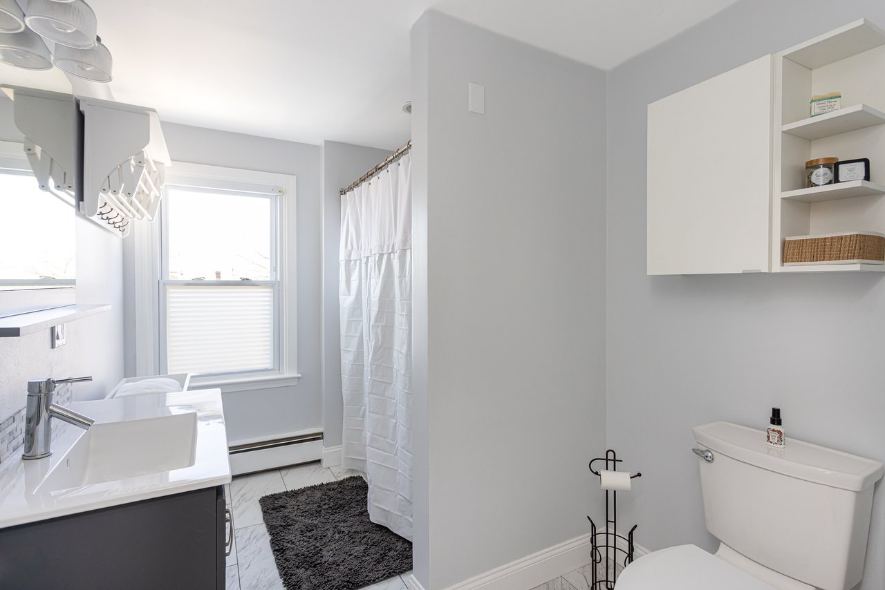 2 Linden Street, Middletown, RI 02842