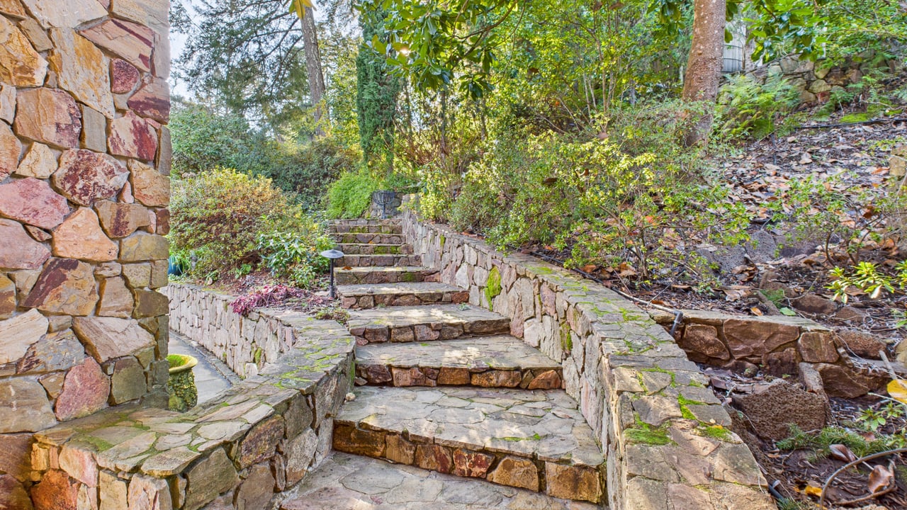 The Pezzy King Estate