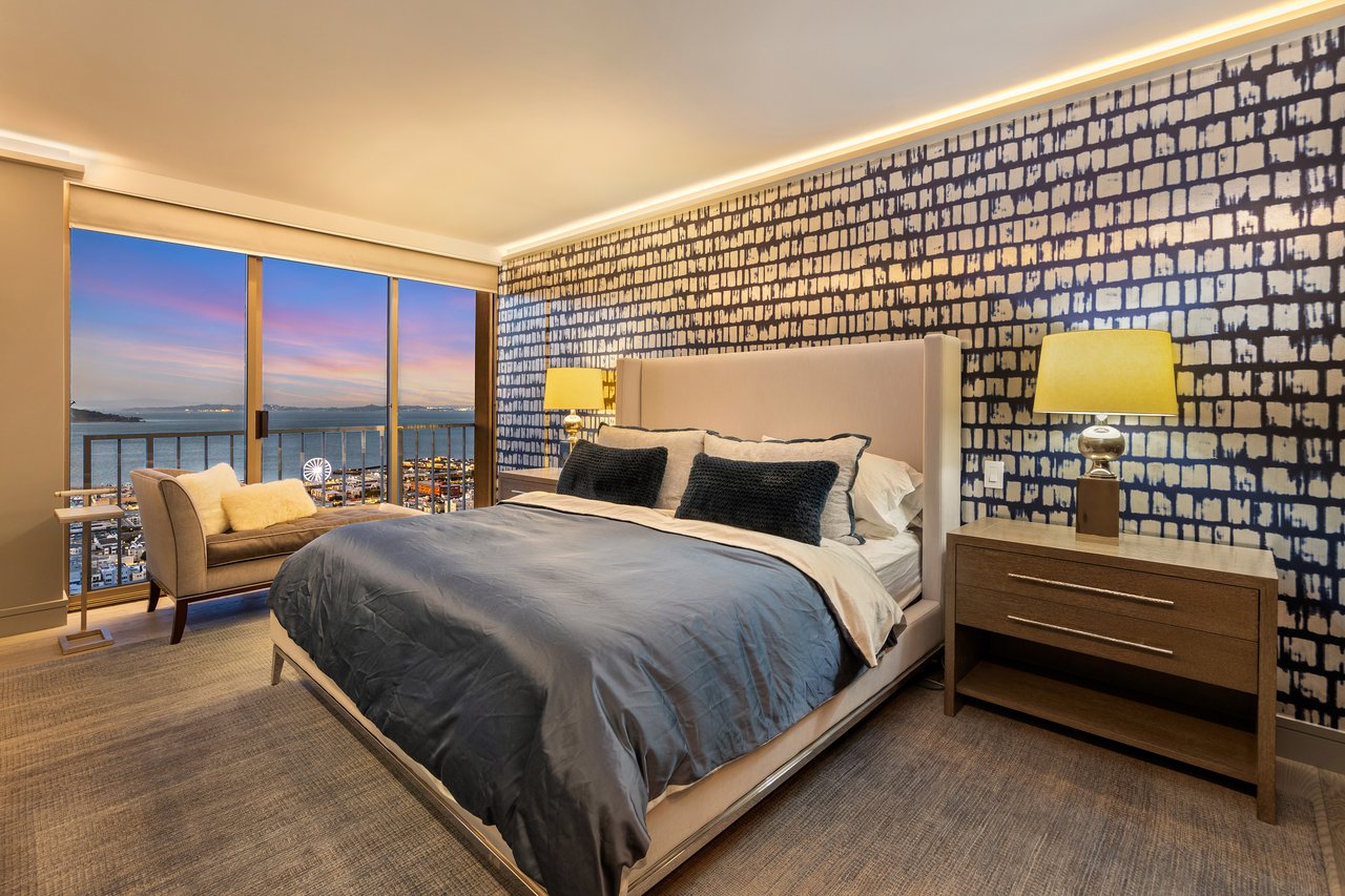 Seize The Bay… at 999 Green